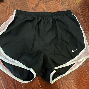nike women shorts